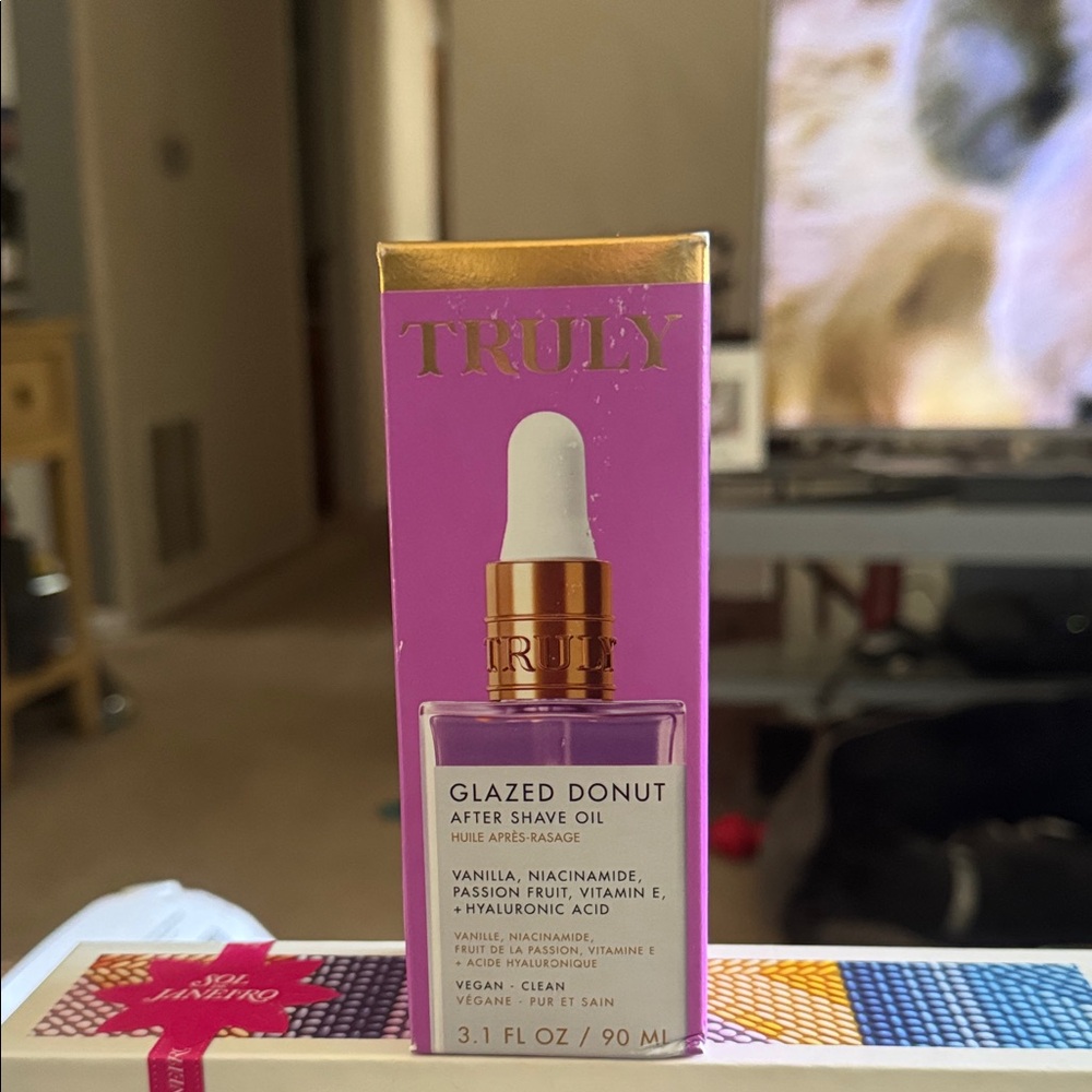 TRULY Glazed Donut After Shave Oil - Pink and Gold